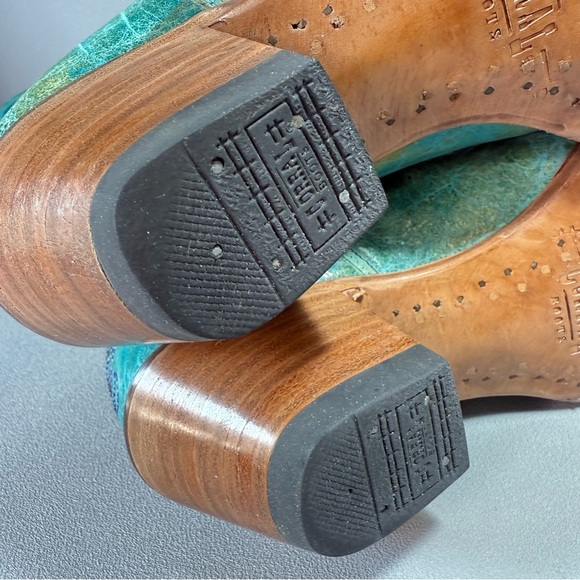 CORRAL Turquoise Fleur-de-lis Leather Cutout Design Western Boots - Picture 10 of 16